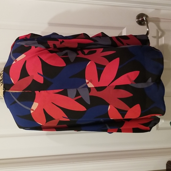 Loft outlet gorgeous multi colored blouse size S - Picture 2 of 6